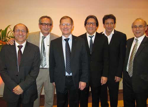 Les frres en compagnie des dirigeants de la fdration : F.Didier et Y.Bui Xuan, lors des voeux 2012 Paris.